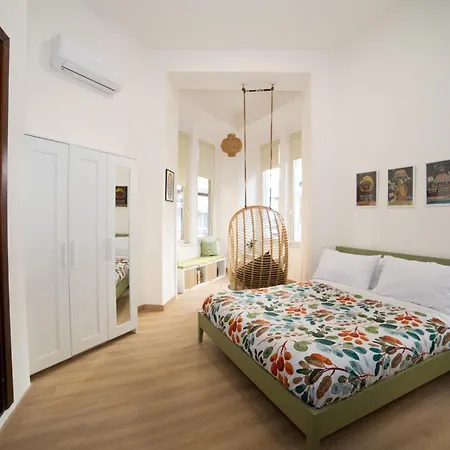 Bed & Breakfast 4cella Naples