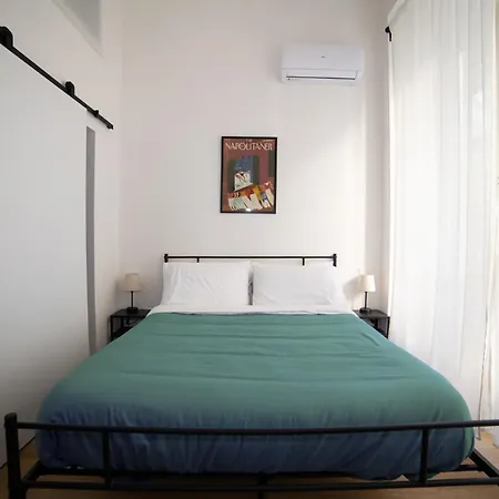 4cella Nápoles